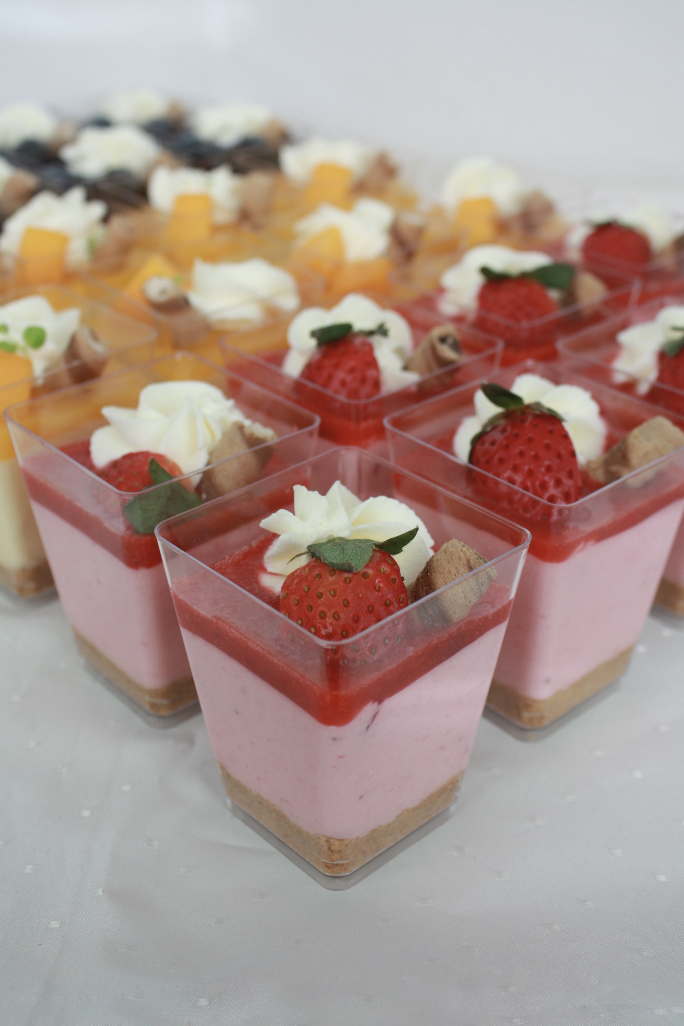 Fruit cheesecake minis