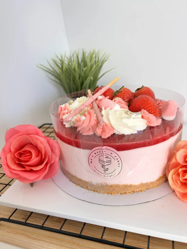 Strawberry 6-inch cheesecake